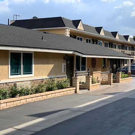 Walnut Inn & Suites ווסט קובינה מראה חיצוני תמונה