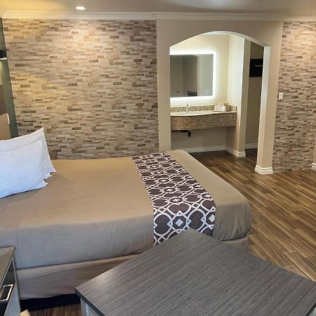 Walnut Inn & Suites ווסט קובינה מראה חיצוני תמונה