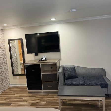 Walnut Inn & Suites ווסט קובינה מראה חיצוני תמונה