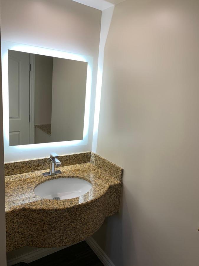 Walnut Inn & Suites ווסט קובינה מראה חיצוני תמונה