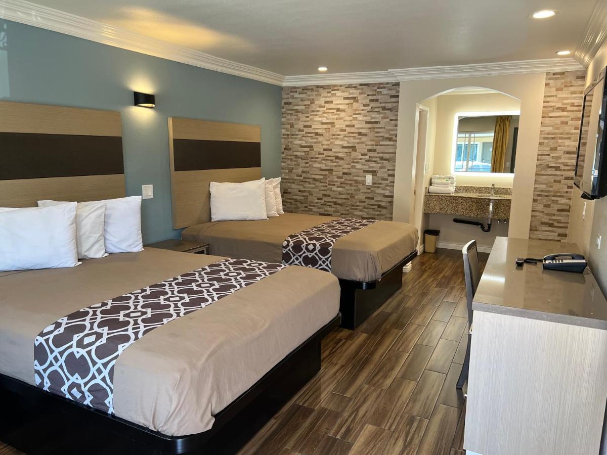 Walnut Inn & Suites ווסט קובינה מראה חיצוני תמונה