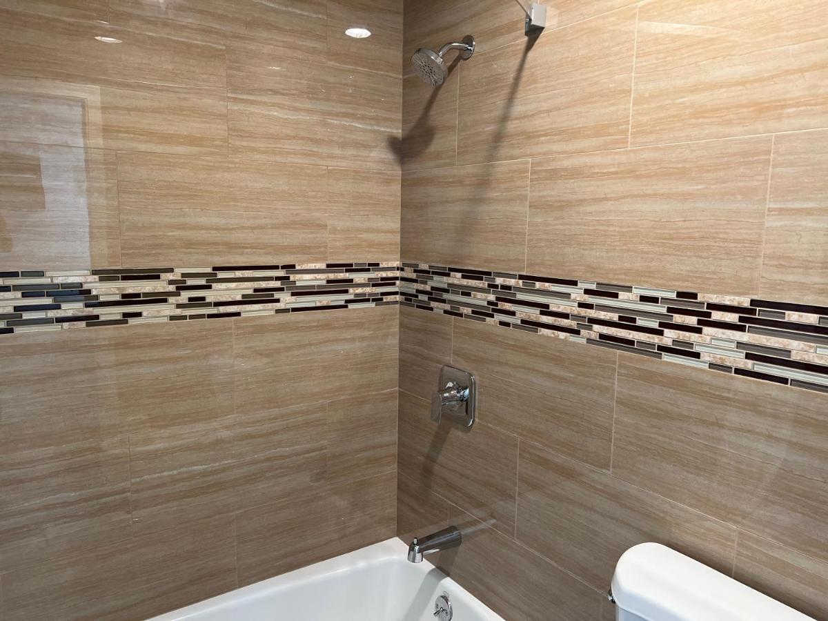 Walnut Inn & Suites ווסט קובינה מראה חיצוני תמונה