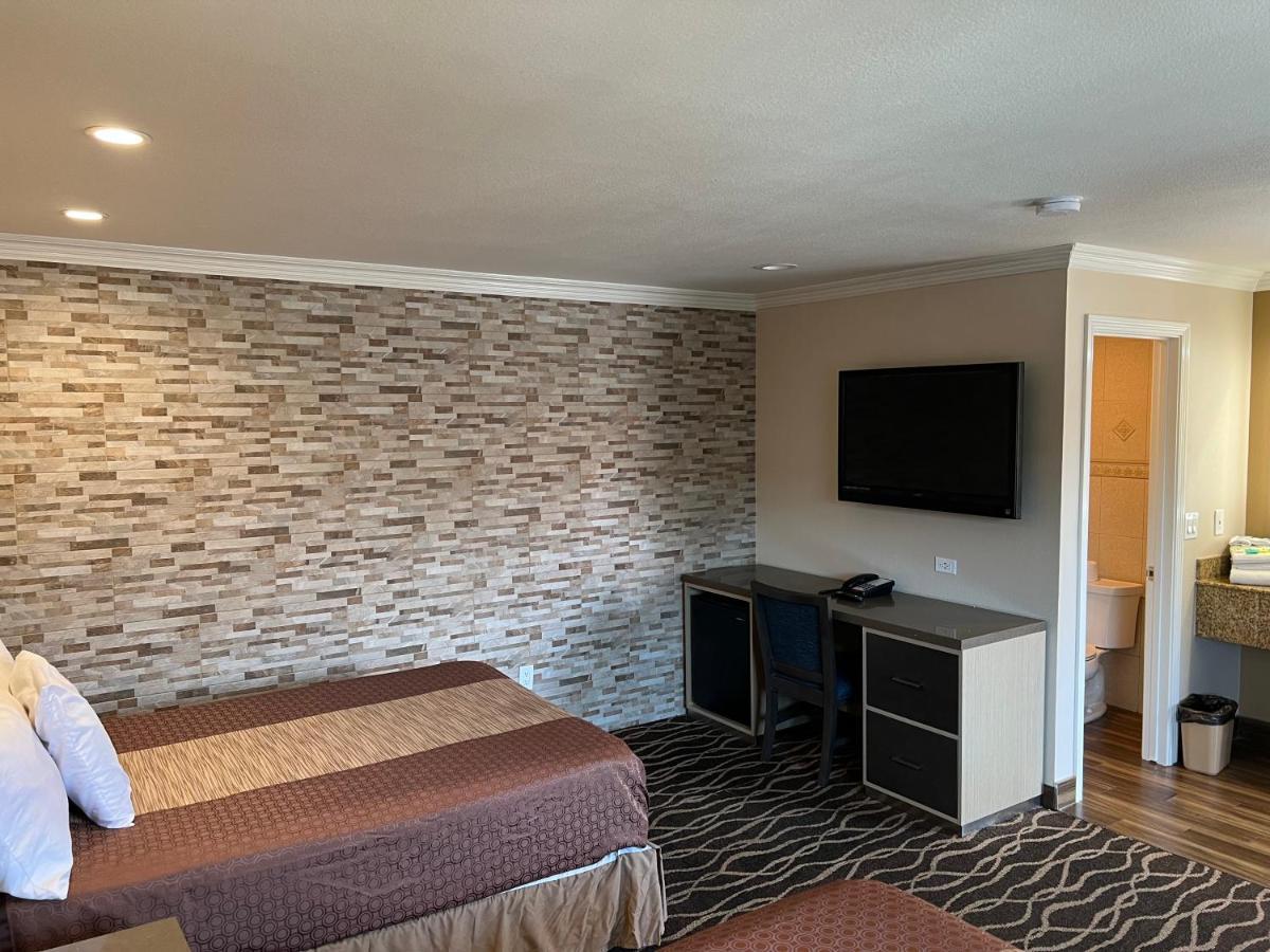 Walnut Inn & Suites ווסט קובינה מראה חיצוני תמונה