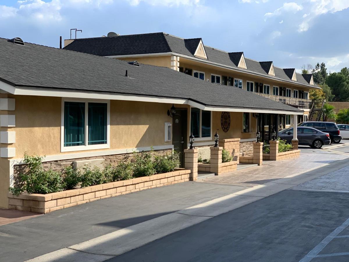 Walnut Inn & Suites ווסט קובינה מראה חיצוני תמונה