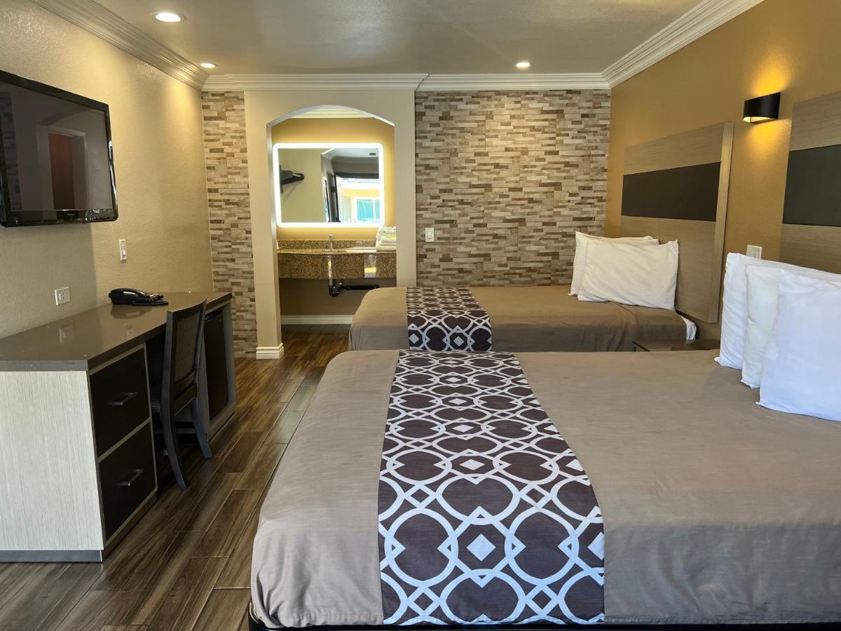 Walnut Inn & Suites ווסט קובינה מראה חיצוני תמונה