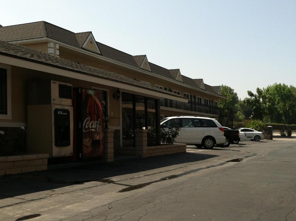Walnut Inn & Suites ווסט קובינה מראה חיצוני תמונה